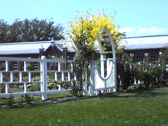 garden-entrance