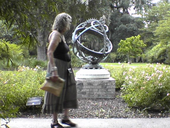 BrookfieldGardens66-PegwStatue