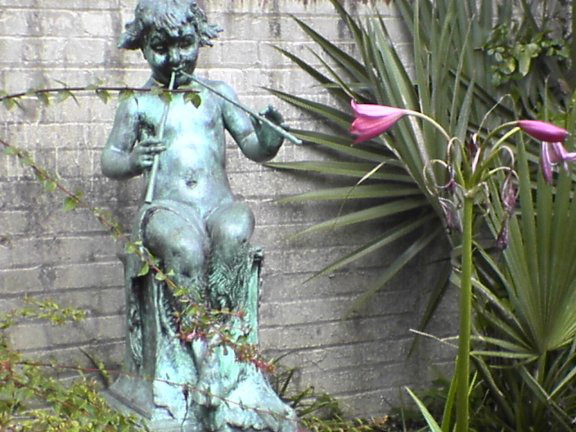 BrookfieldGardens65-statue