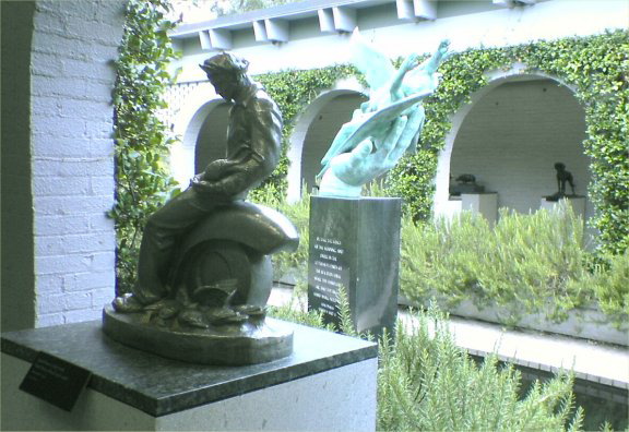 BrookfieldGardens34-statues
