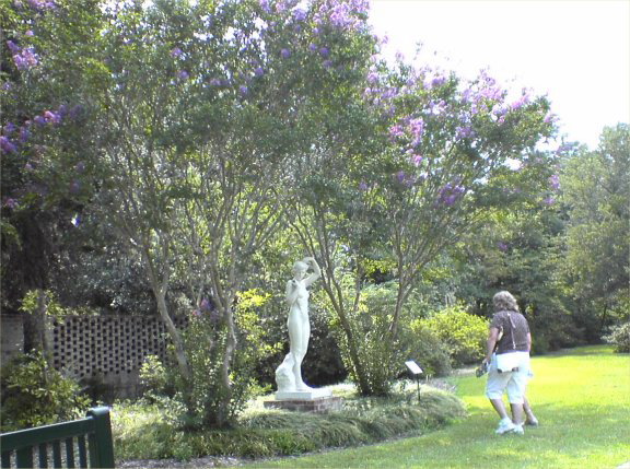 BrookfieldGardens13-statue