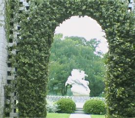 BrookfieldGardens51-statue