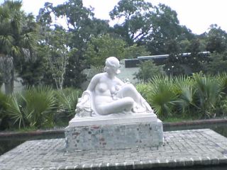 BrookfieldGardens63-statue