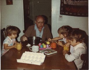 1982 helping kids dye Easter eggs